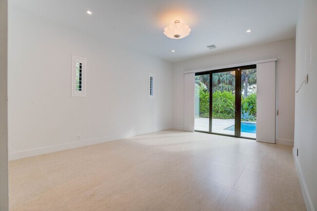 Foto del edificio - Modern Home in Palm Beach Gardens, Just Minutes from Juno Beach