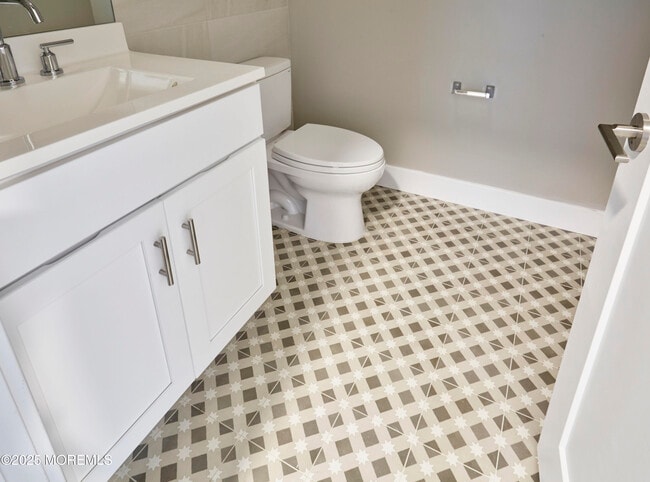 Building Photo - 52 Colfax St