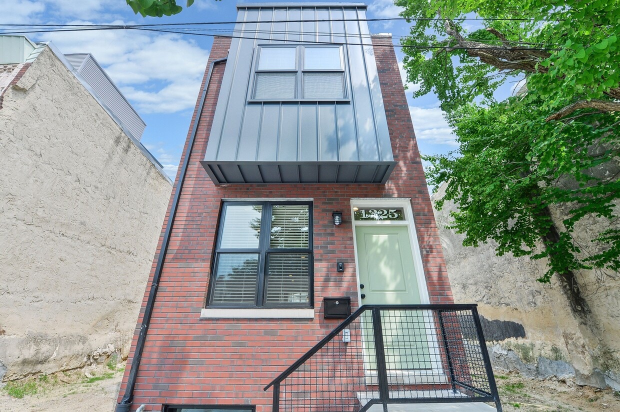 1325 S Dover St, Philadelphia, PA 19146 House for Rent in