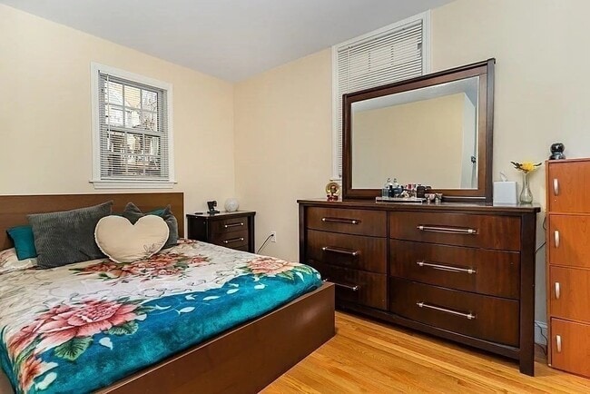 Foto del edificio - 59 Glenwood Rd