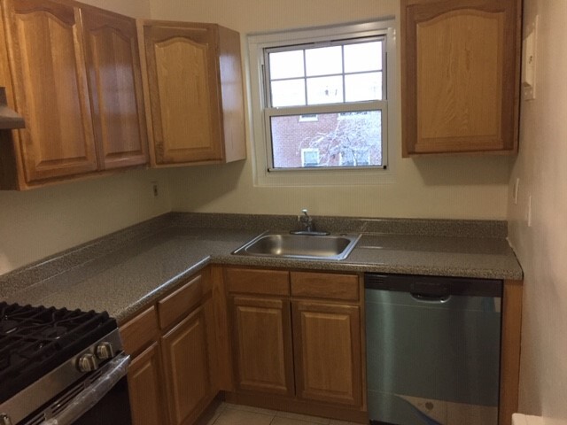 KITCHEN - 11 Westview Ave