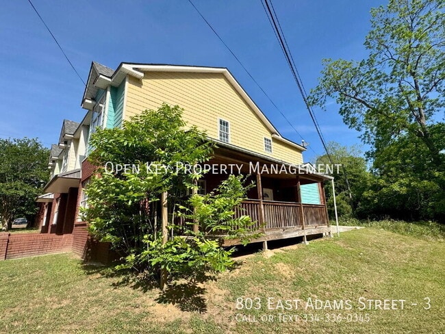 Foto del edificio - 803 E Adams St