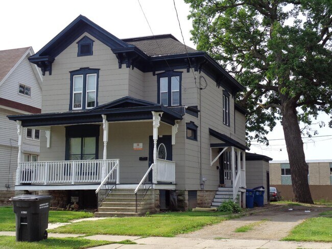 Foto del edificio - 633 Amherst Ave