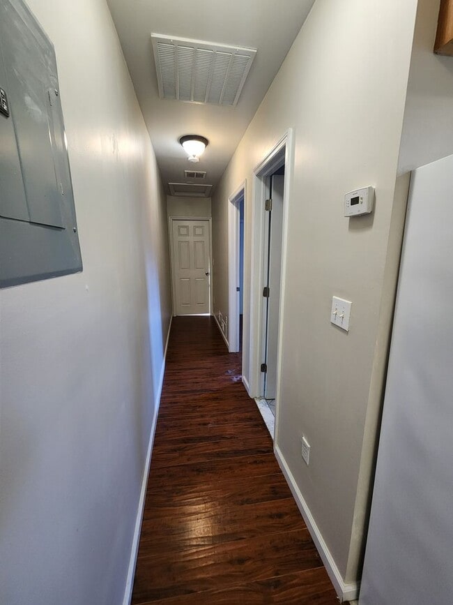 Foto del edificio - 2 Bed 1 Bath Apartment In Loch Sheldrake