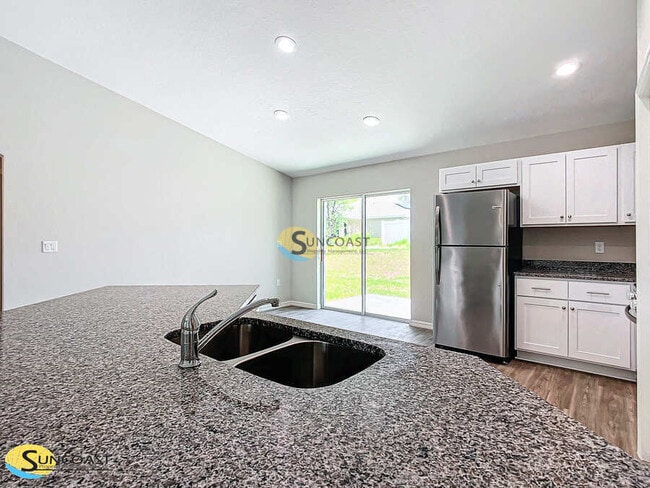 Building Photo - 2841 W Xenox Dr