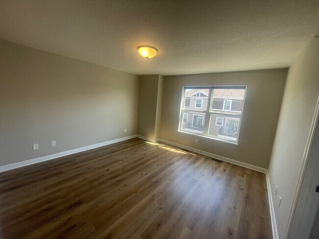Foto del edificio - 873 Roselyn Dr