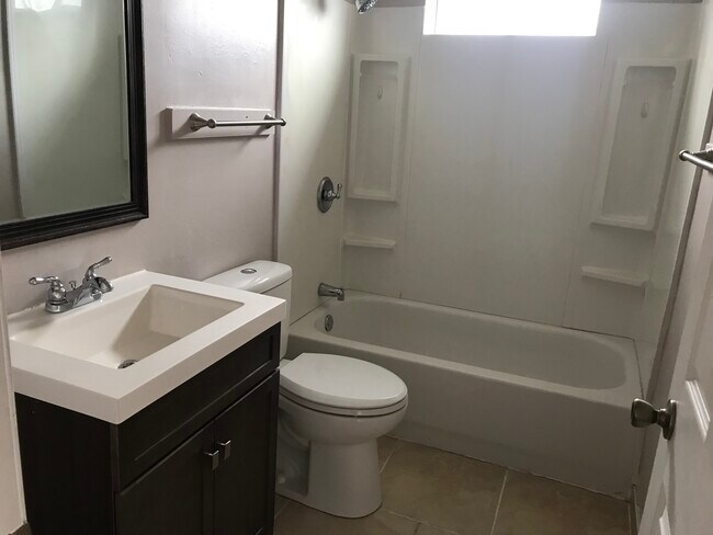 Foto del edificio - 2631 N Pine St