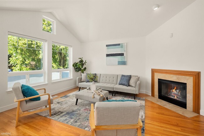 Building Photo - 6 br, 2.5 bath House - 8116 17th Avenue So...