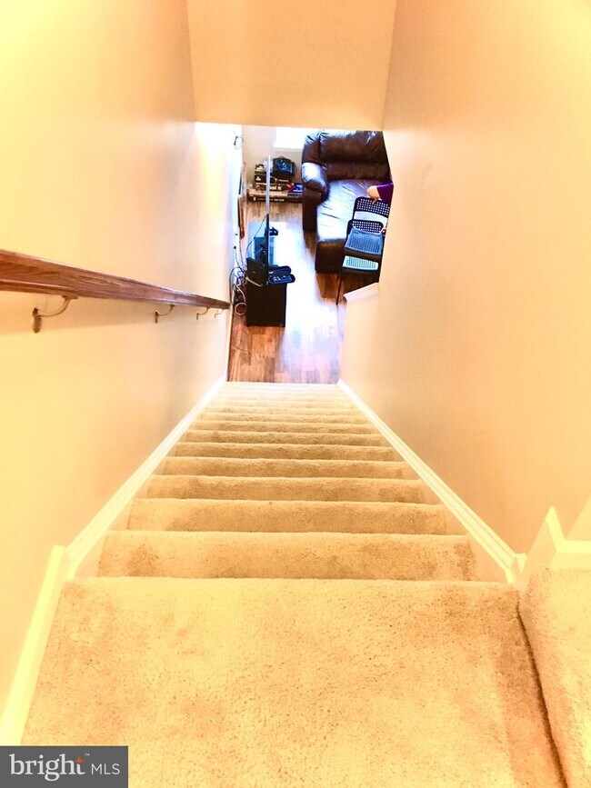 Building Photo - 14768 Malloy Ct