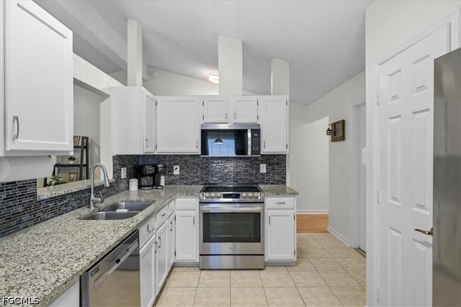 Building Photo - 11179 Bentley Trace Ln E
