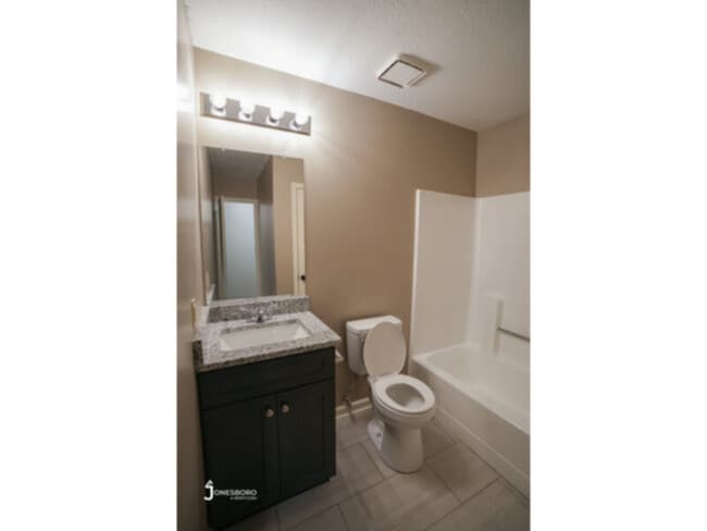 Building Photo - Lakewood Condos: NEWLY REMODELED