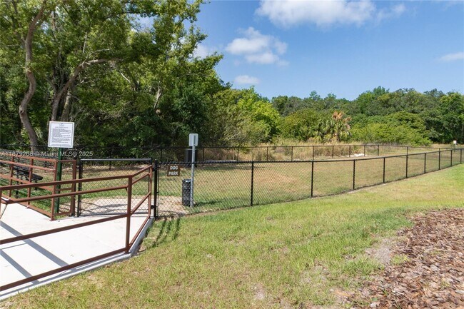 Building Photo - 8247 Tanager Sq