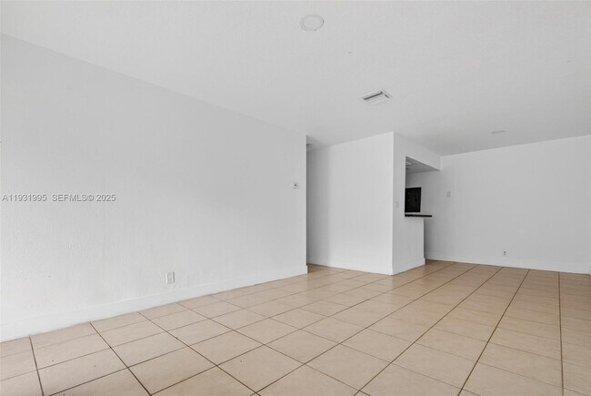 Foto del edificio - 5842 NW 23rd St