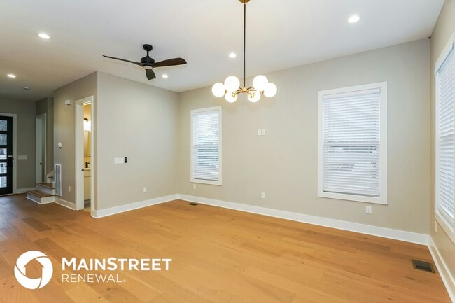 Building Photo - 2142 Oakland St