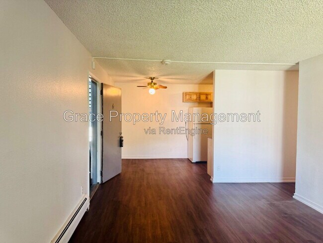 Foto del edificio - 501 Golden Cir