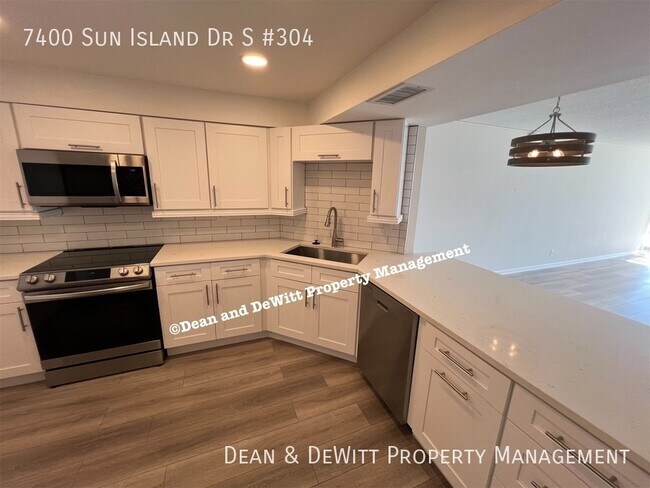 Foto del edificio - STUNNING 2BR/2BA WATERFRONT CONDO - For Rent