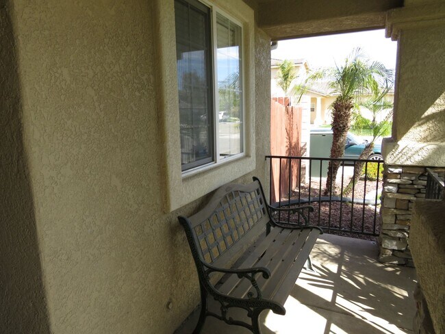Foto del edificio - Beautiful River Oaks Single Story Corner Home Near Taylor Elementary School