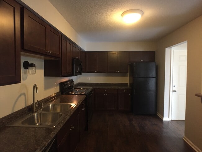 Building Photo - 945 Wescott Trl