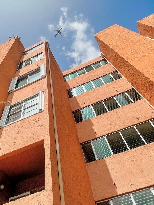 Foto del edificio - 750 NW 43rd Ave