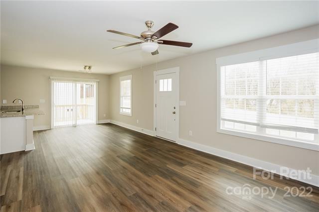 Foto del edificio - 995 Pine Cir Dr NW