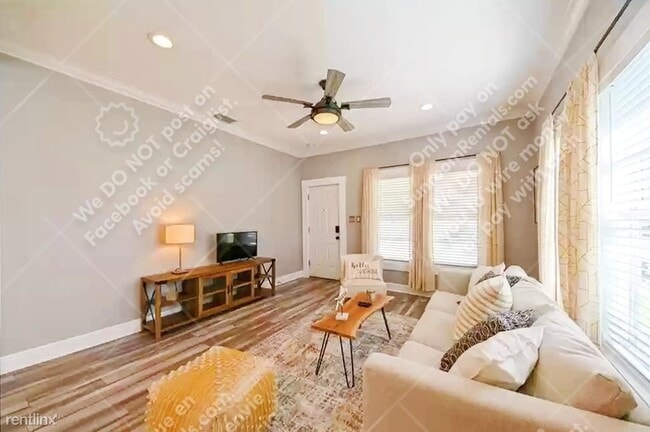 Building Photo - 2 br, 1 bath House - 3301 E 25th Ave