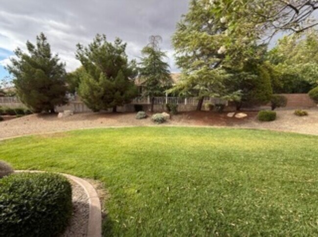 Foto del edificio - 1854 Stonebridge Dr