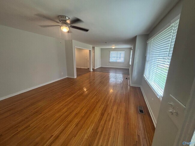 Building Photo - 312 Orange Cir