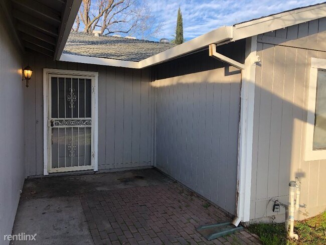 Foto del edificio - 3 br, 2 bath House - 10255 Ellenwood Ave