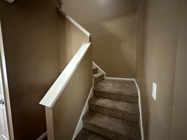 Building Photo - 203 Poplar Dr