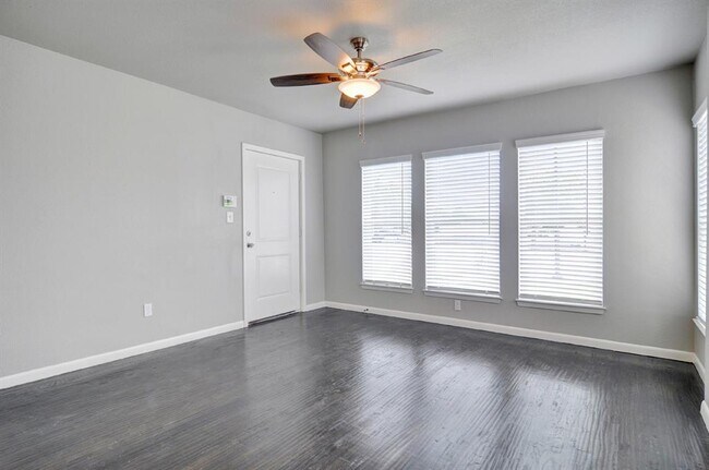 Foto del edificio - 3009 Hemphill St