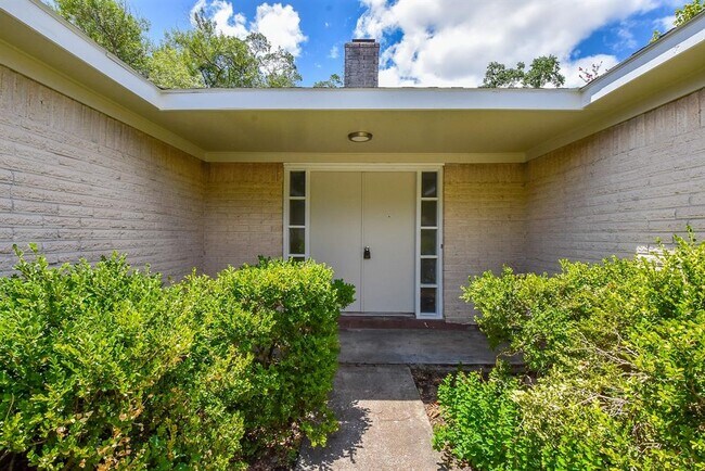 Foto del edificio - 10803 Shannon Hills Dr