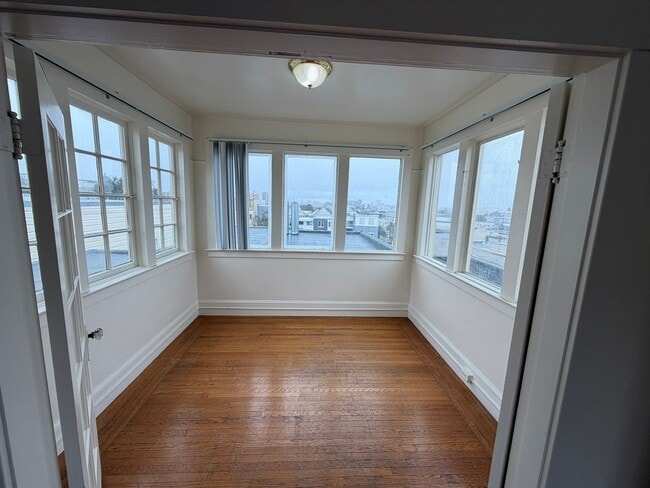 Photo - Cool Pad Near USF with Fantastic City Views** Townhome