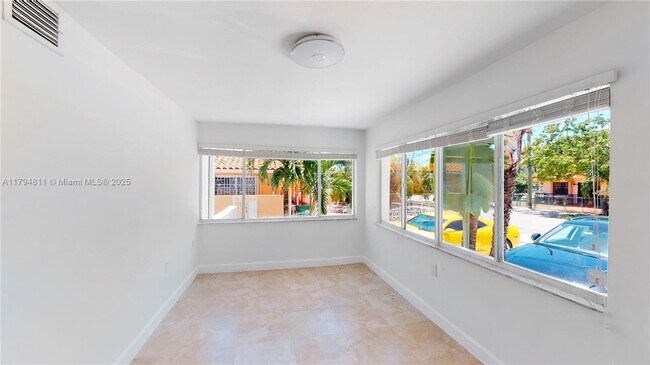 Foto del edificio - 2915 SW 24th St