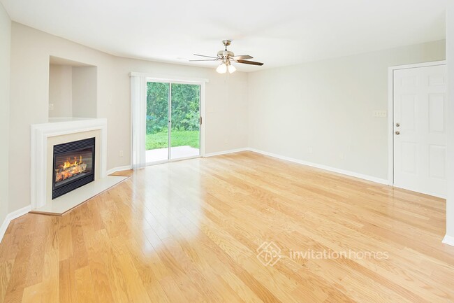 Building Photo - 5512 Waverly Lynn Ln