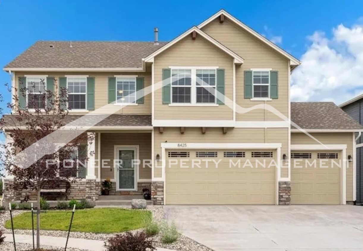 Foto principal - Spacious & Stylish Living in Desirable Dis...