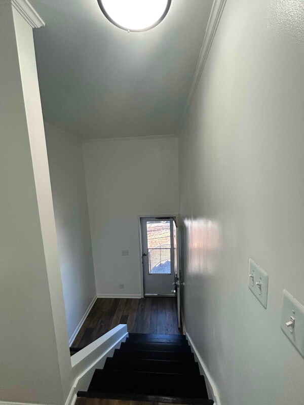 Foto del edificio - 317-319 Devonwood Ct