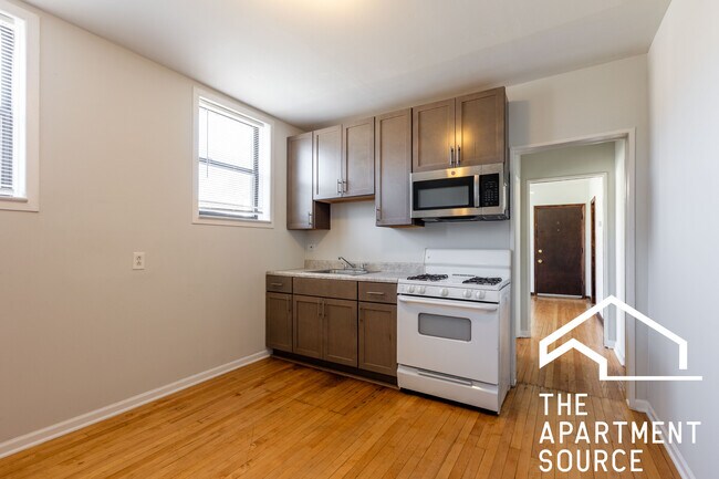 Building Photo - 4810 W Armitage Ave