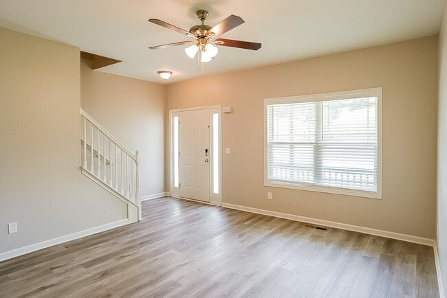 Foto del edificio - 657 Amberwood Dr