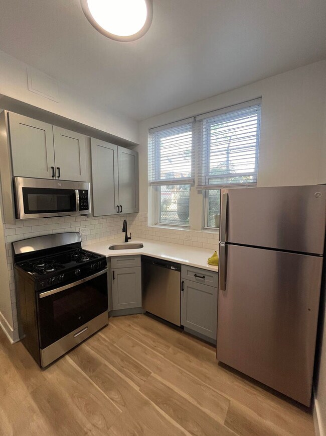 Foto del edificio - 3929 N Southport Ave