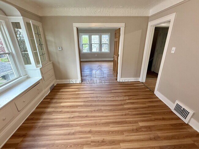 Foto del edificio - 656 Hammel St