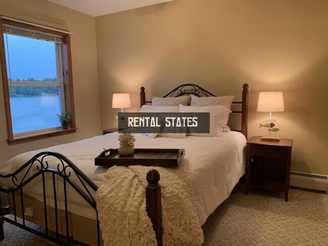 Foto del edificio - 4 bedroom in Bernhards Bay NY 13028