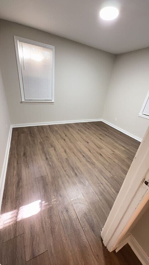 Foto del edificio - Charming Brick Duplex in Midtown - Open To...