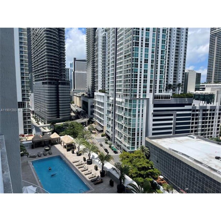 Primary Photo - 1250 S Miami Ave