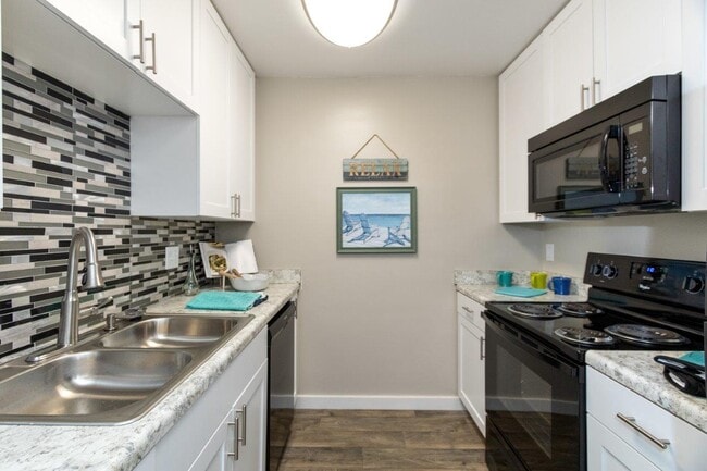 Foto del edificio - The Boardwalk at Westlake Apartments and Townhomes