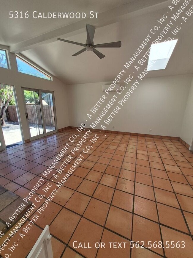 Foto del edificio - 5316 E Calderwood St