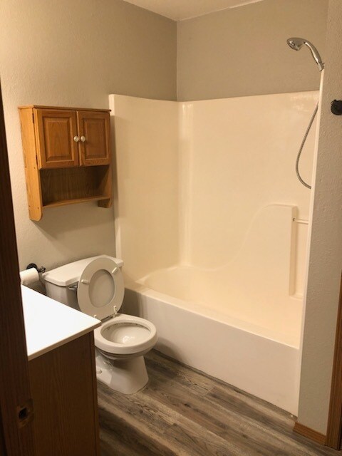 Foto del edificio - 2214 Cedar Grove Dr