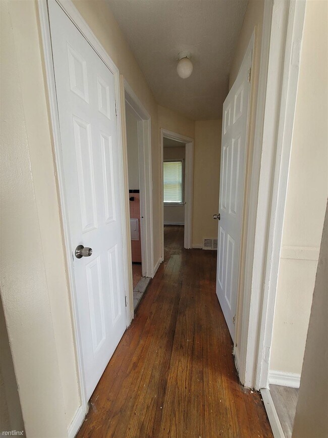 Building Photo - 3 br, 1 bath House - 11240 Promenade St