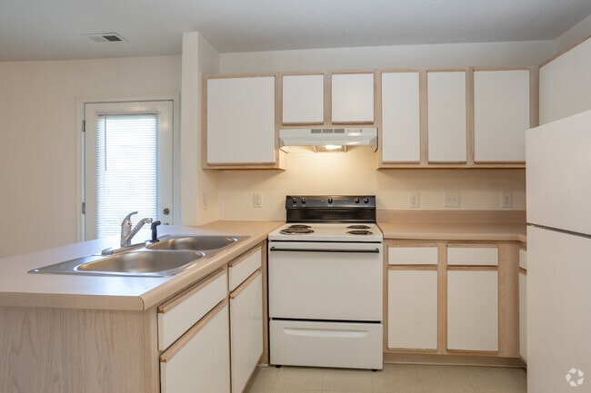 1BR, 1BA - 680SF - Kitchen - Wedgefield