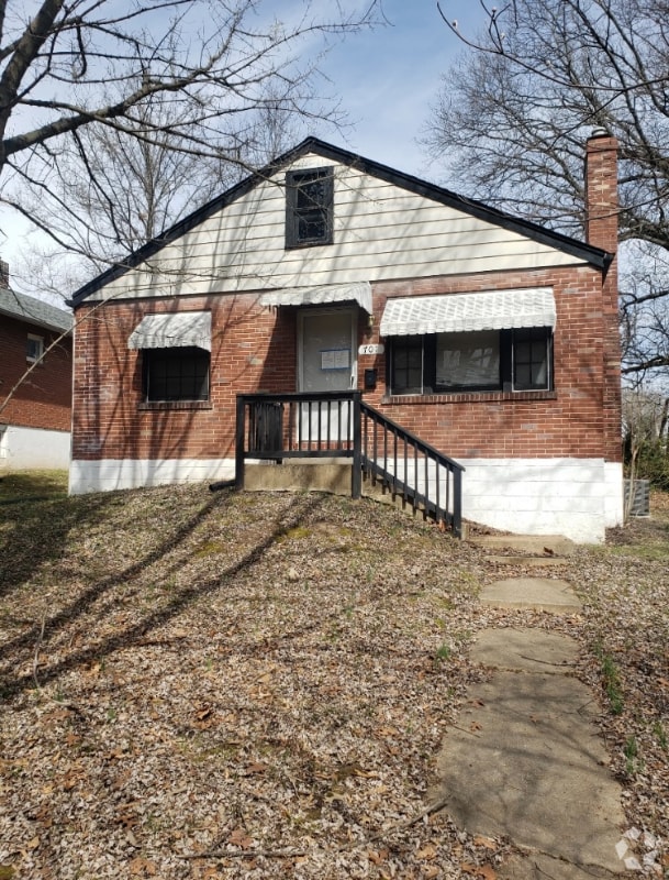 Building Photo - 701 Carson Rd