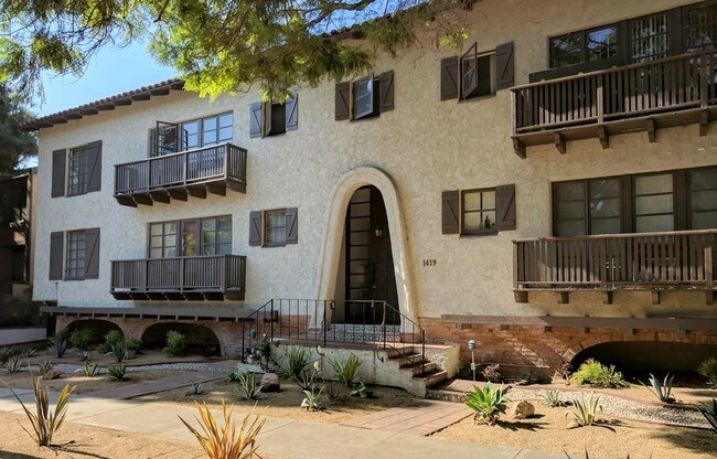 Foto del edificio - 1419 S Bentley Ave